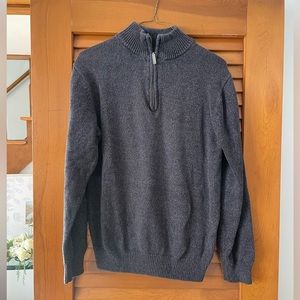 Roundtree & Yorke M men’s quarter zip sweater.